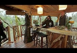 Oregon Treehouse with Sushi Bar