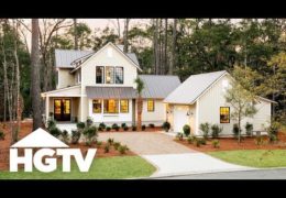 Southern-Style Outdoor Living Area