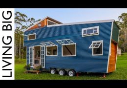 Australian Tiny House with a Pop-Up Roof