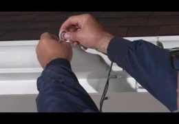 How to Hang Christmas Lights on Gutters