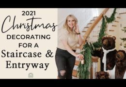 Christmas Decorating Ideas for an Entryway and Staircase